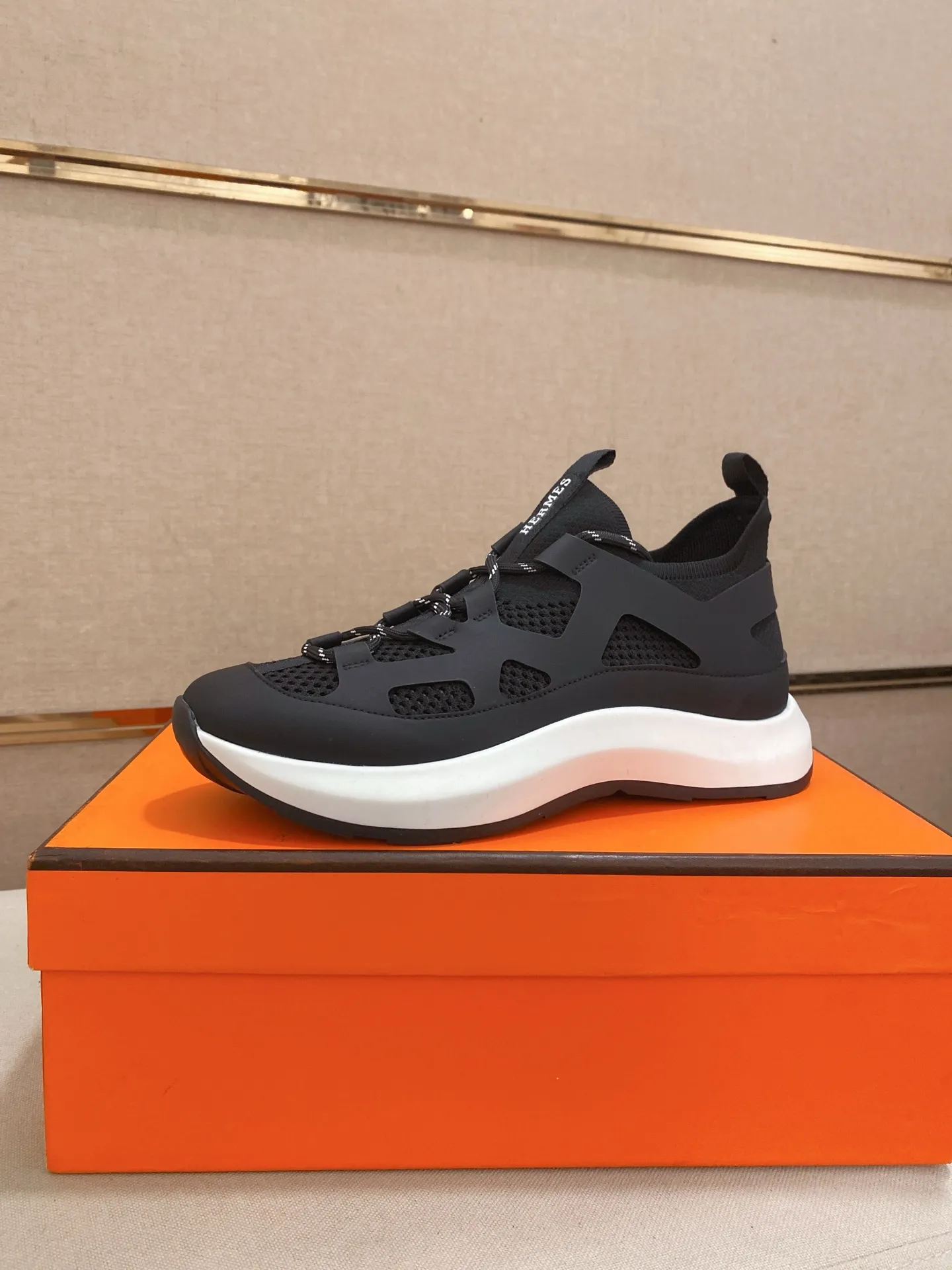 Men's clothing and shoes💰: 660💰《HERMES》【Classic Original Version】Hermès; Top 🔝 Purchasing Agency 🔍🔍Men’s latest 🇺🇸 counters are on sale simultaneously, original imported from Italy ▲▲Silk cowhide with breathable fabric ▲▲ (high-end and expensive Qi·Grade) Exquisite workmanship (Italian 🇮🇹Imported water-dyed 🐂cowhide lining) Sole: Original sole provided by the original factory, ⚠️Exclusive double-layer activity·TPR·Rubber·Combined molded outsole; Super·comfortable·wear-resistant·non-slip·environmental protection The real thing is more beautiful when photographed (high quality, following orders). You can enter and leave the counter at will * Number of yards: 38·39·40·41·42·43·44·45